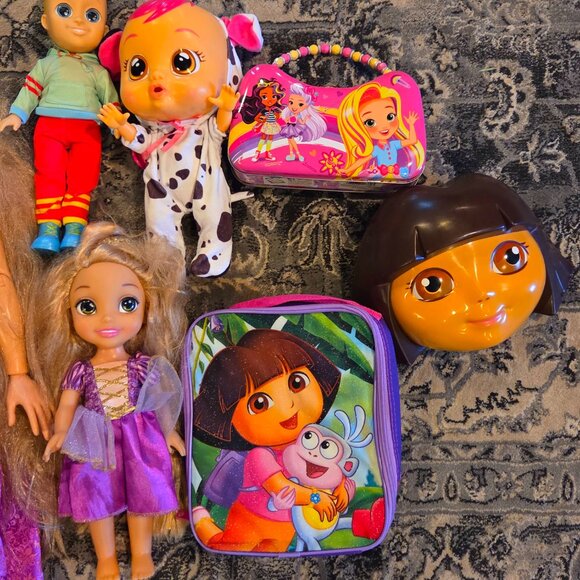 Dolls - Picture 2 of 3